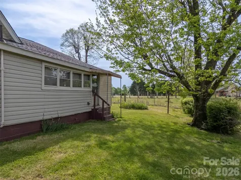 504 Old Henrietta Road Forest City NC 28043