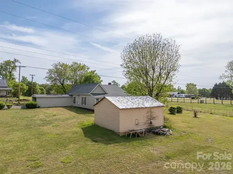 504 Old Henrietta Road Forest City NC 28043