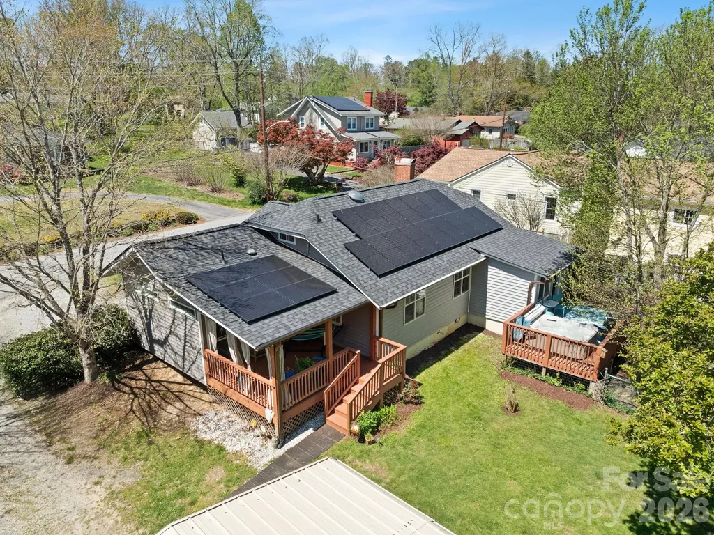 1614 Ridgewood Boulevard Hendersonville NC 28791