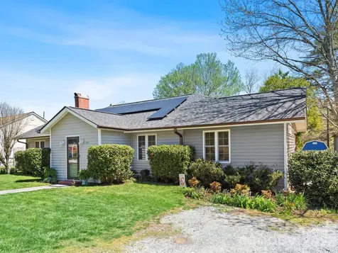 1614 Ridgewood Boulevard Hendersonville NC 28791