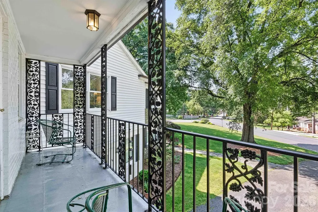 842 North Center Street Hickory NC 28601