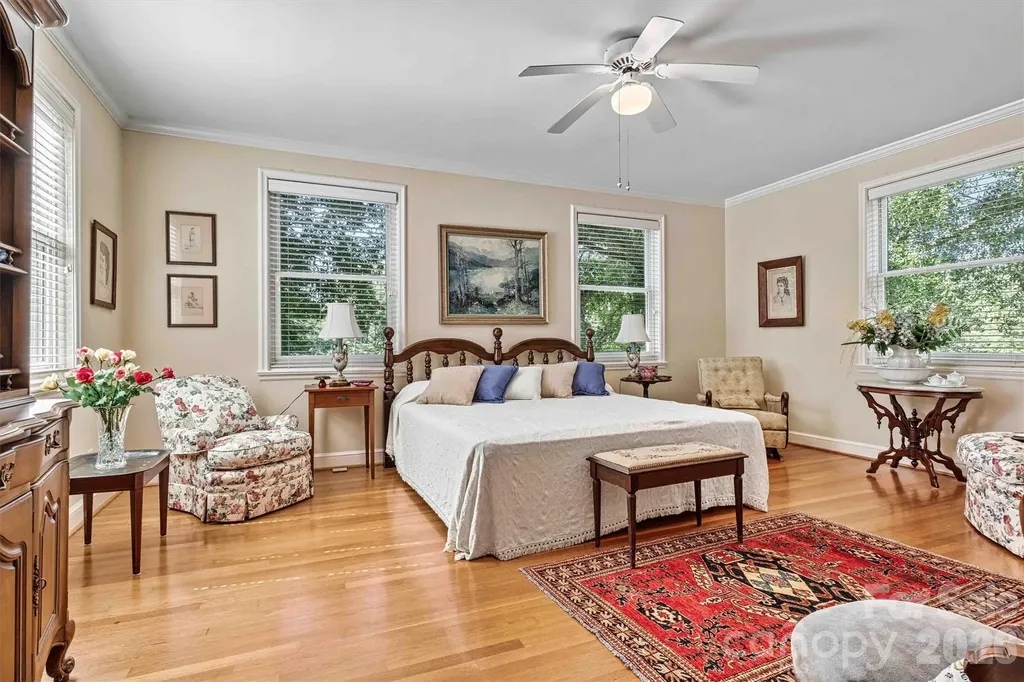 842 North Center Street Hickory NC 28601