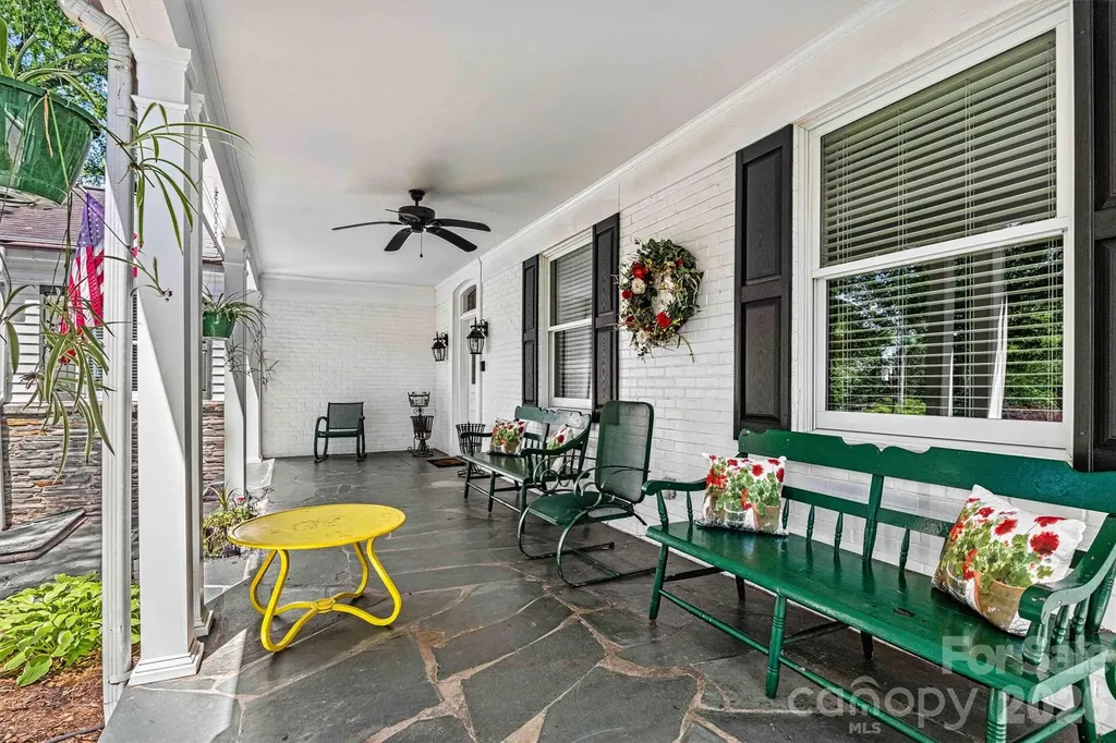 842 North Center Street Hickory NC 28601