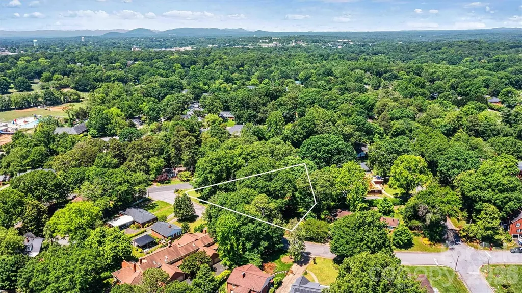842 North Center Street Hickory NC 28601