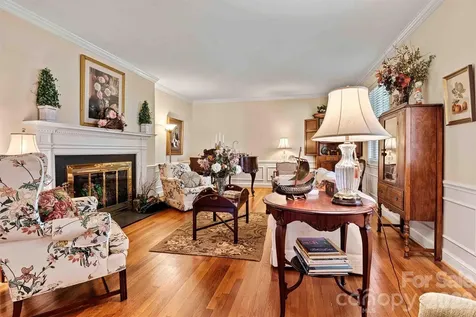 842 North Center Street Hickory NC 28601