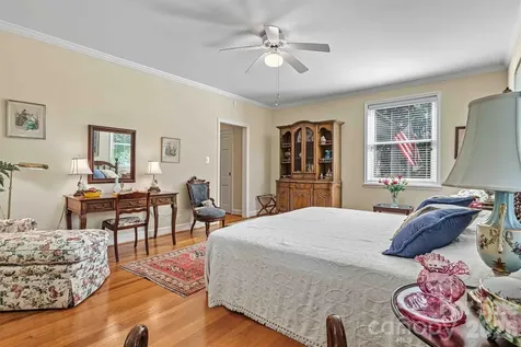 842 North Center Street Hickory NC 28601