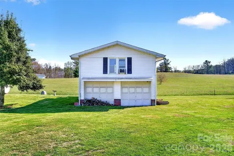 1511 White Oak Road Bakersville NC 28705
