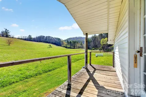 1511 White Oak Road Bakersville NC 28705
