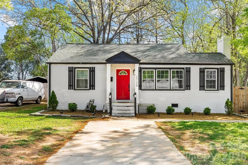 2738 Catalina Avenue Charlotte NC 28206