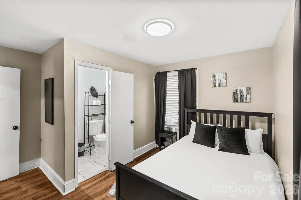 2738 Catalina Avenue Charlotte NC 28206