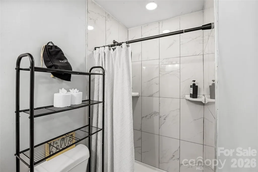2738 Catalina Avenue Charlotte NC 28206