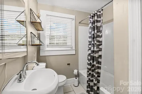 2738 Catalina Avenue Charlotte NC 28206