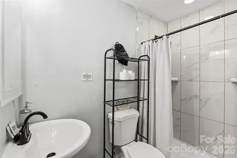 2738 Catalina Avenue Charlotte NC 28206