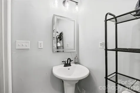 2738 Catalina Avenue Charlotte NC 28206