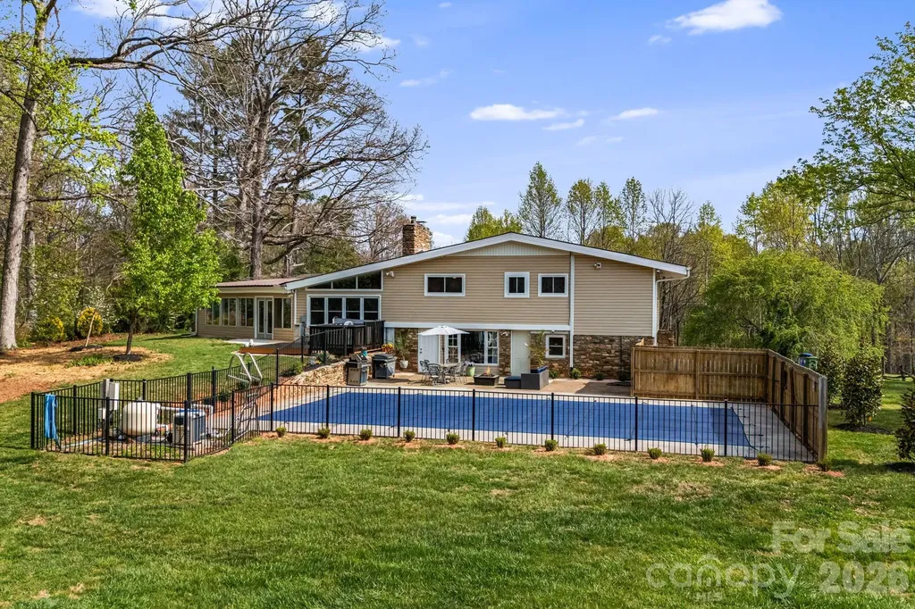 87 W Oakview Road Asheville NC 28806