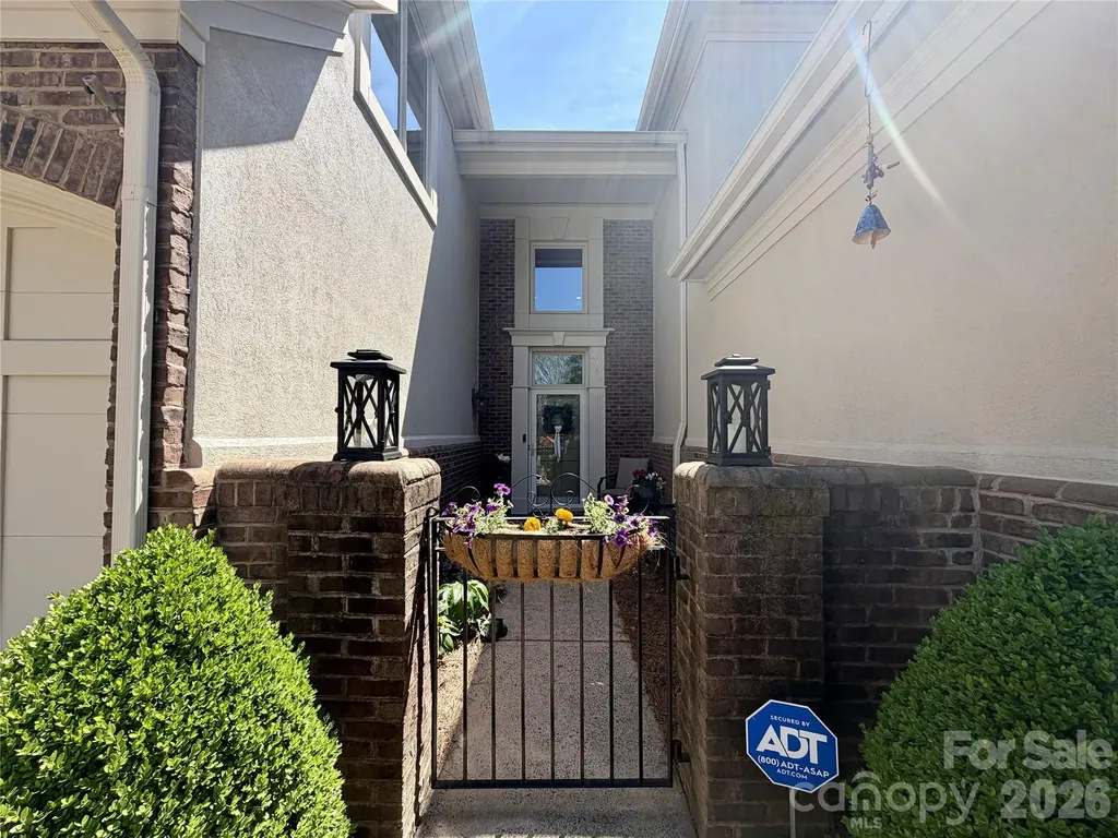 8964 Challis Hill Lane Charlotte NC 28226