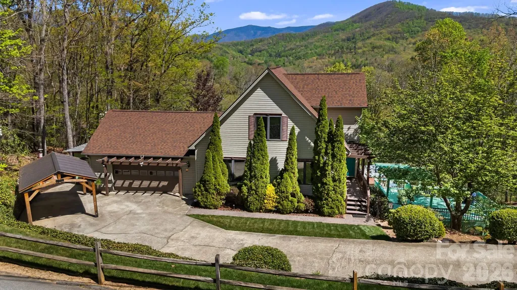 144 Hilltop Road Black Mountain NC 28711