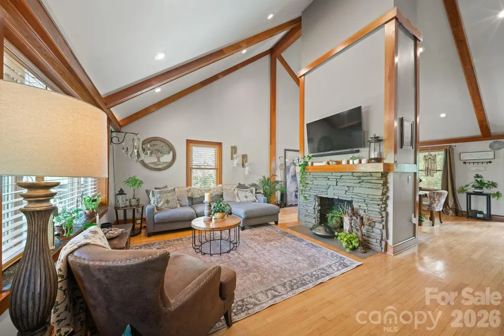 25 View Ridge Parkway Leicester NC 28748