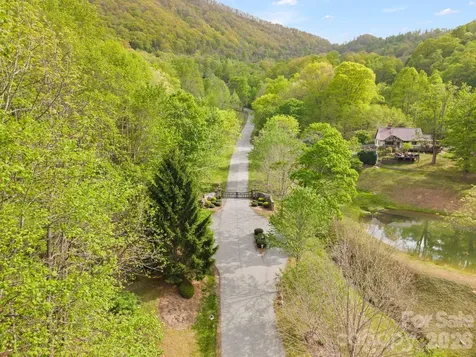 25 View Ridge Parkway Leicester NC 28748