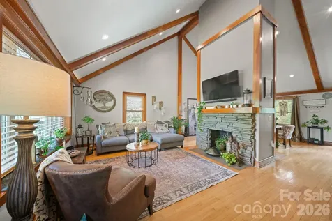25 View Ridge Parkway Leicester NC 28748