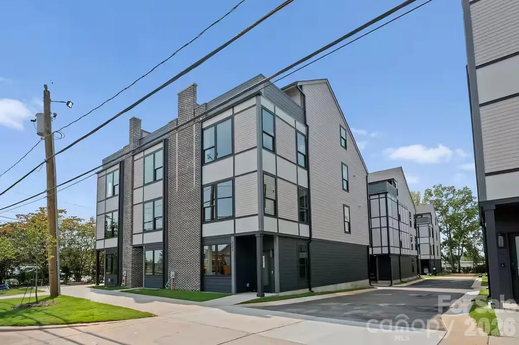 223 Freeland Lane Charlotte NC 28217