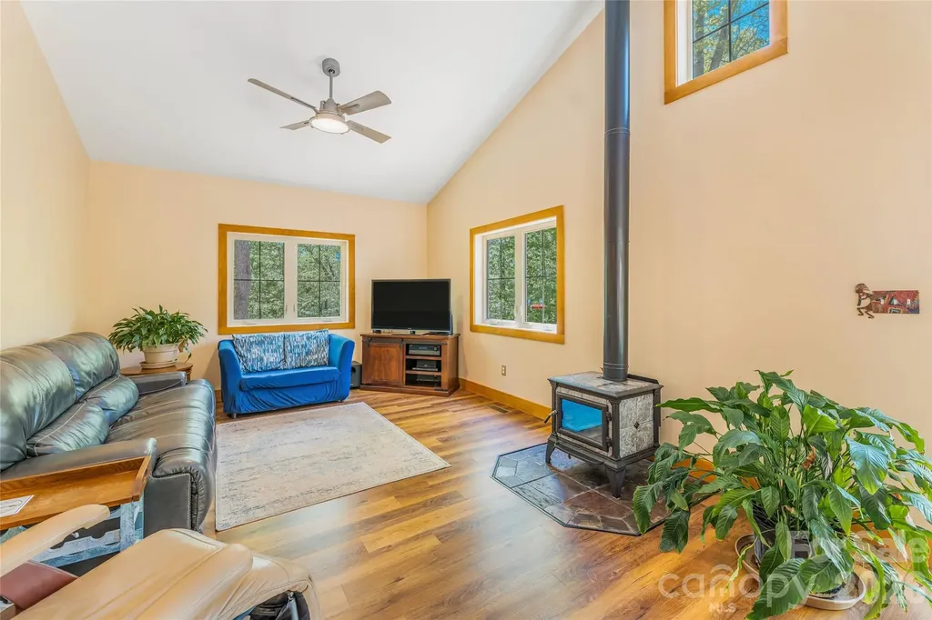 446 Amanda Drive Mars Hill NC 28754