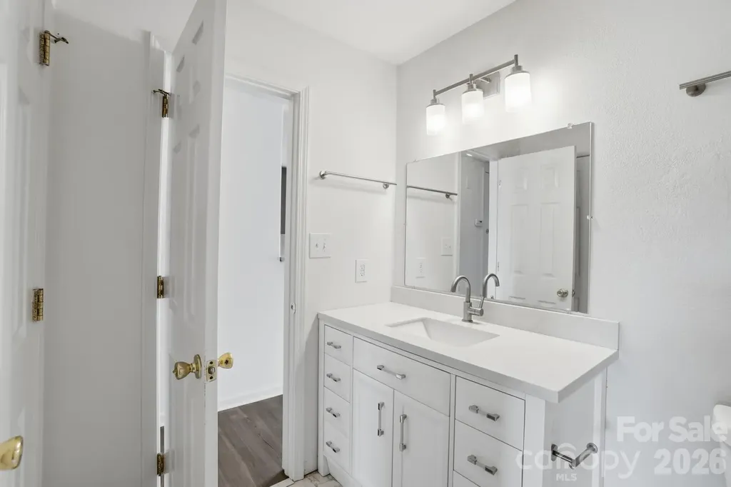 3937 Mohawk Court Charlotte NC 28215