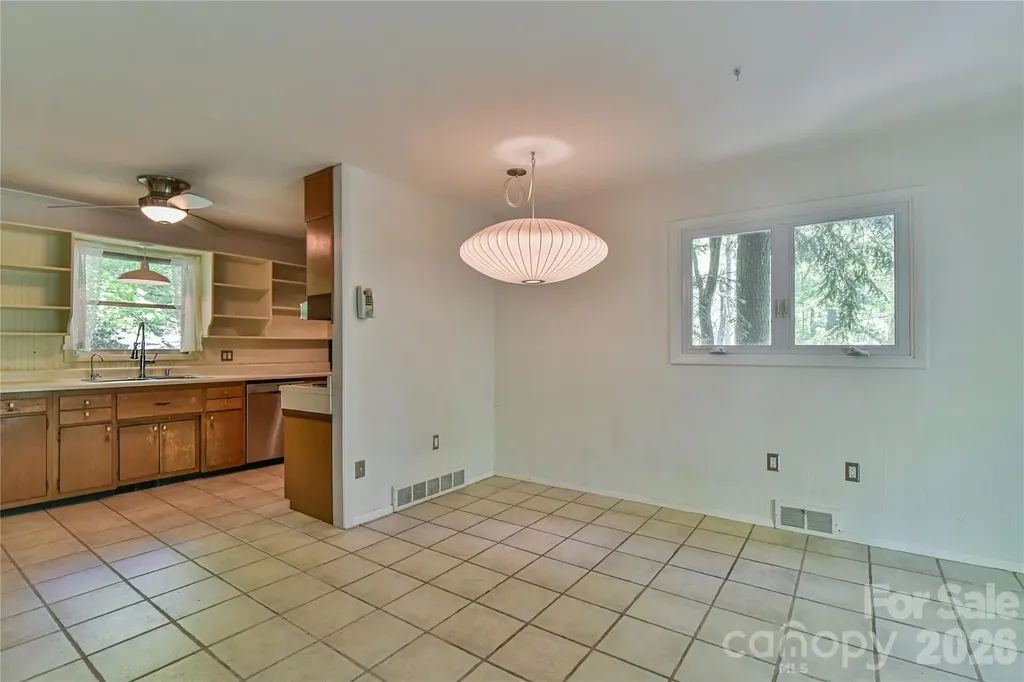 1 Hillcrest Lane Black Mountain NC 28711