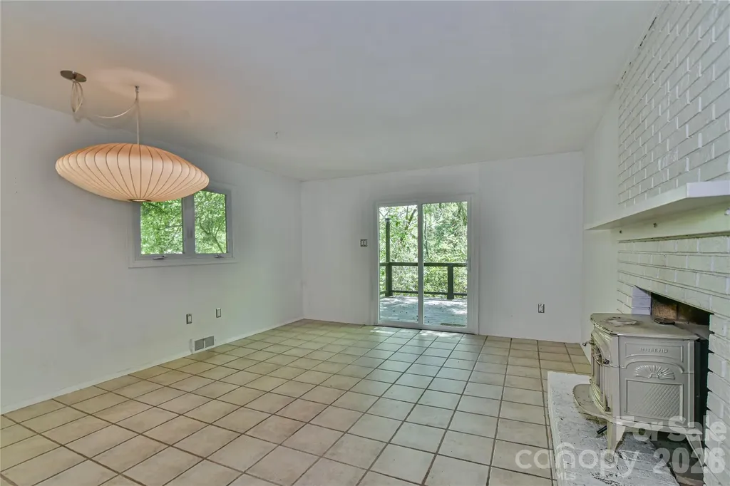 1 Hillcrest Lane Black Mountain NC 28711