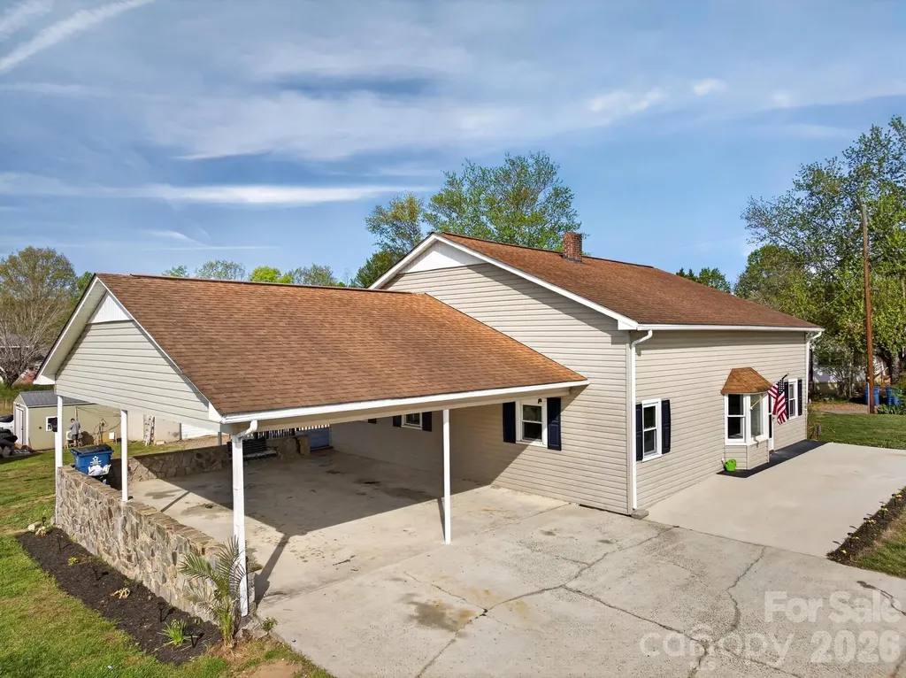 4163 Horseshoe Bend Road Hudson NC 28638