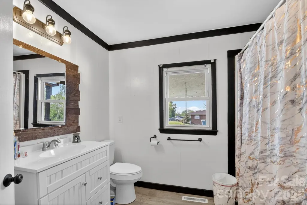 4163 Horseshoe Bend Road Hudson NC 28638