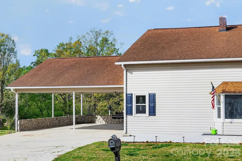 4163 Horseshoe Bend Road Hudson NC 28638