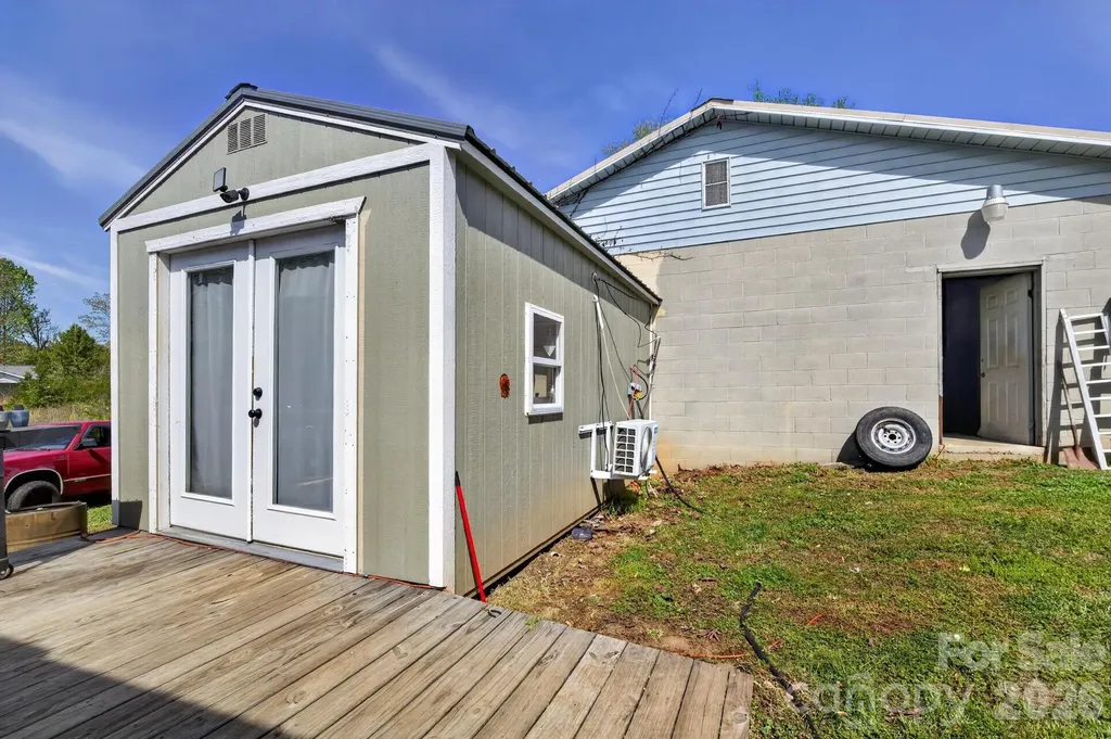 4163 Horseshoe Bend Road Hudson NC 28638