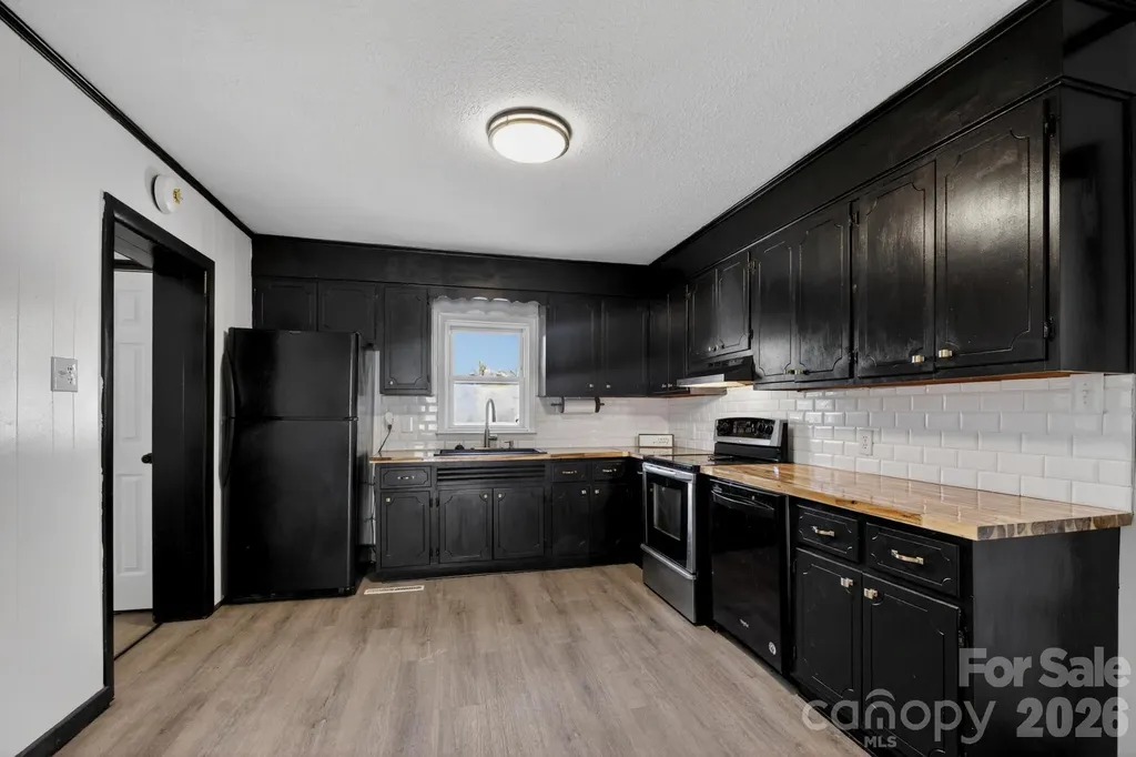 4163 Horseshoe Bend Road Hudson NC 28638