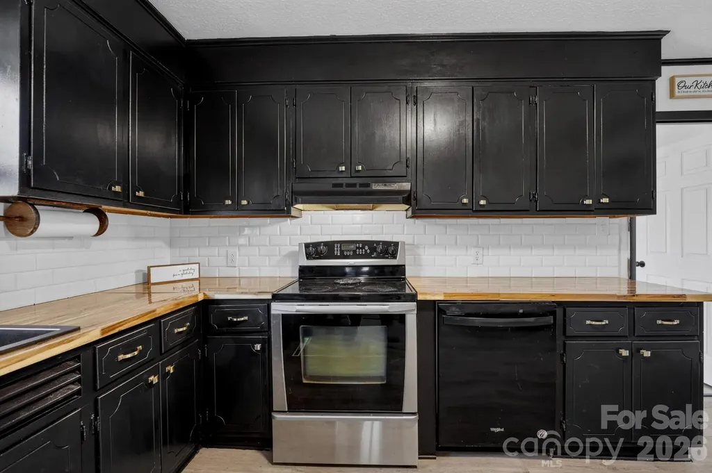 4163 Horseshoe Bend Road Hudson NC 28638