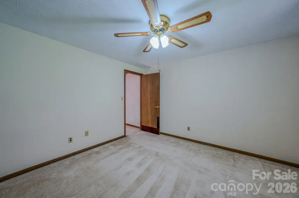 42 Camelfield Road Weaverville NC 28787