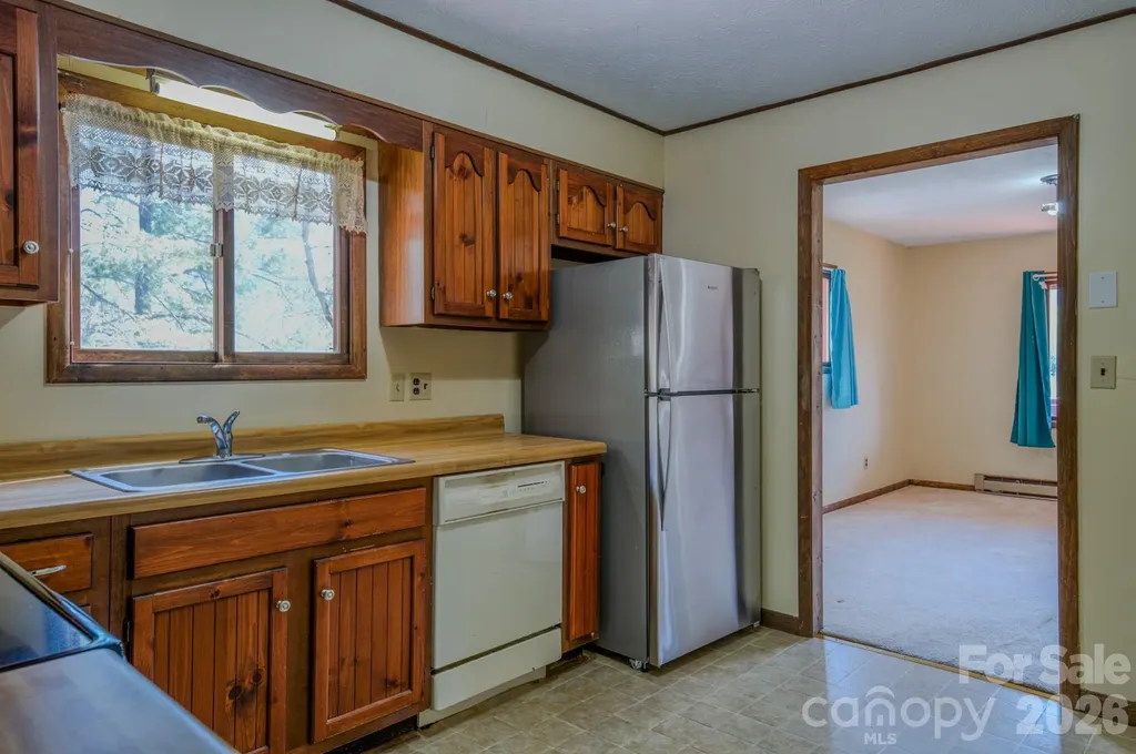 42 Camelfield Road Weaverville NC 28787