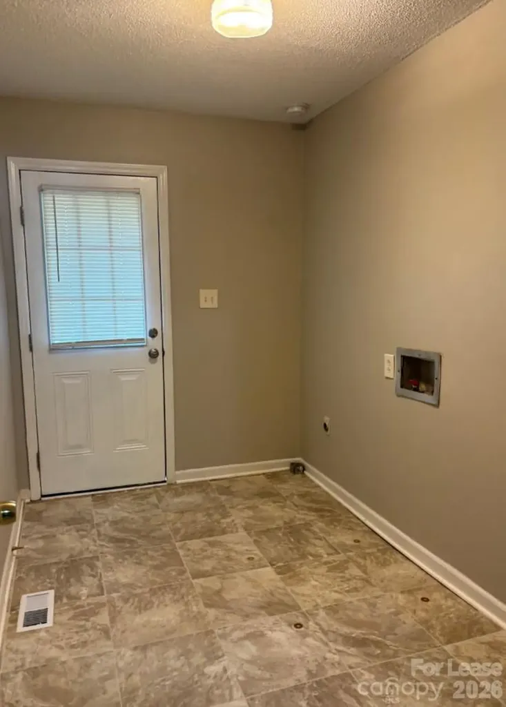 3633 Driftwood Drive Charlotte NC 28205