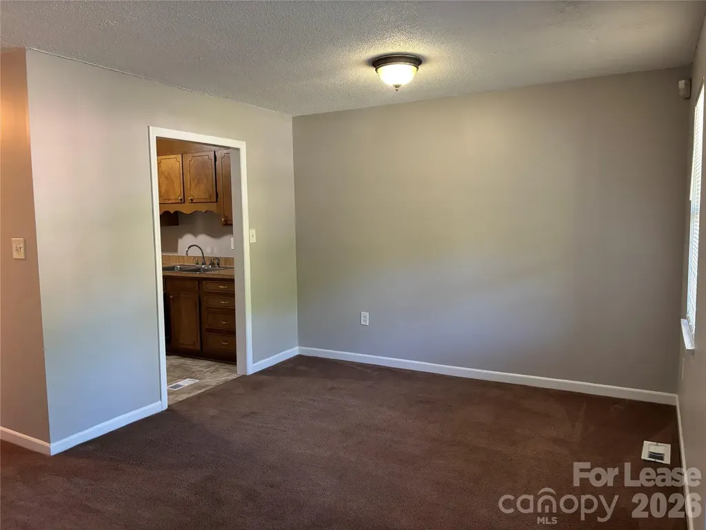 3633 Driftwood Drive Charlotte NC 28205