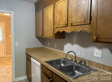 3633 Driftwood Drive Charlotte NC 28205