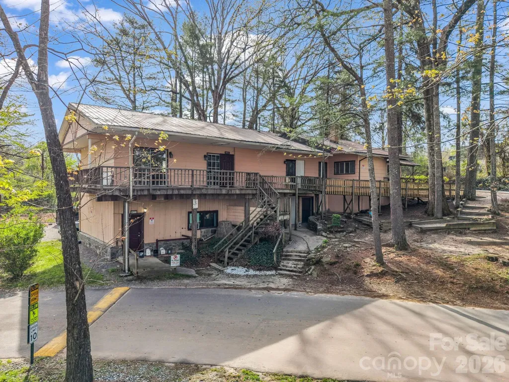 76 Adeles Way Hendersonville NC 28792