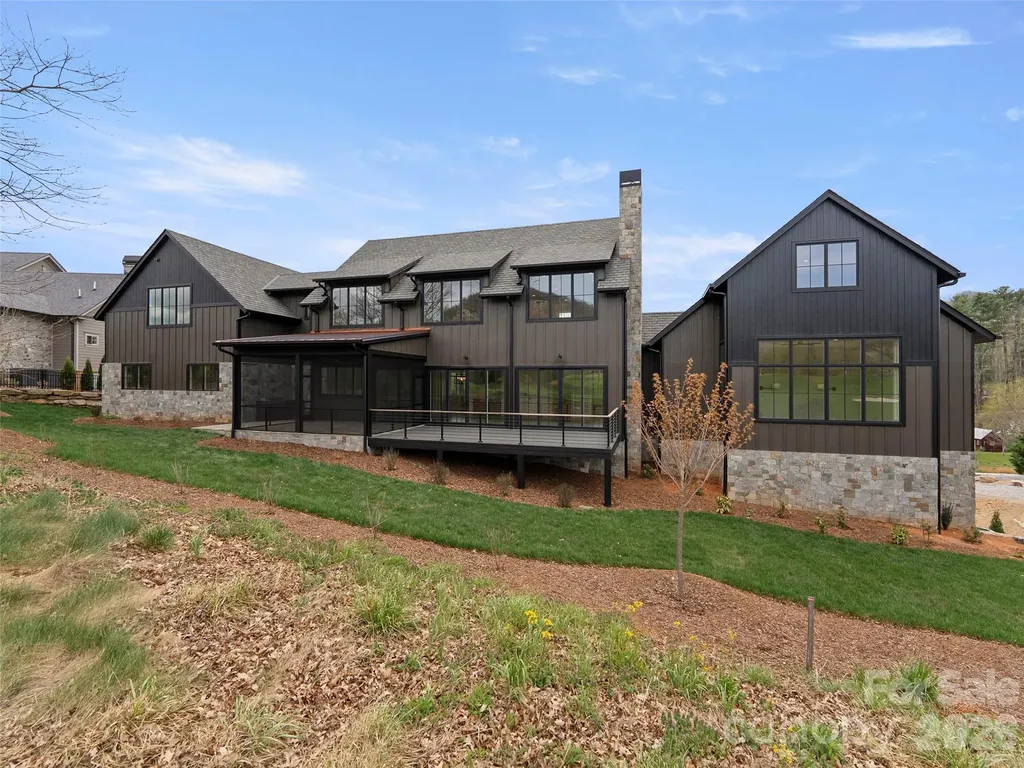 6 Walnut Valley Parkway Arden NC 28704