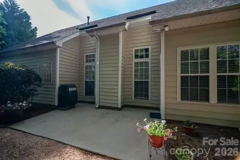 1614 Iverness Court Gastonia NC 28056