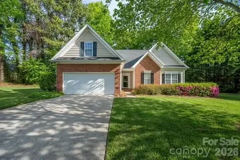 1614 Iverness Court Gastonia NC 28056