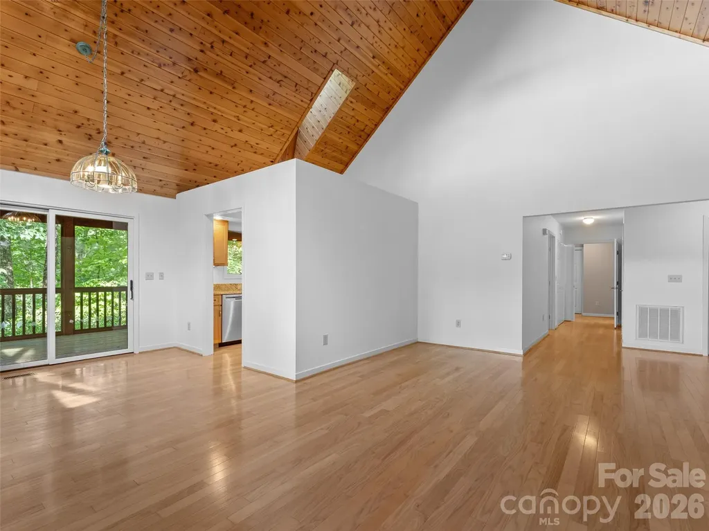 65 Gusv Court Brevard NC 28712