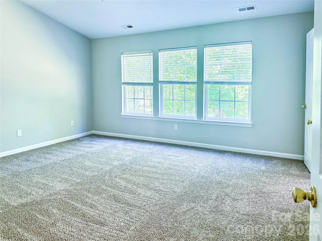 7519 Eurostar Drive Charlotte NC 28213