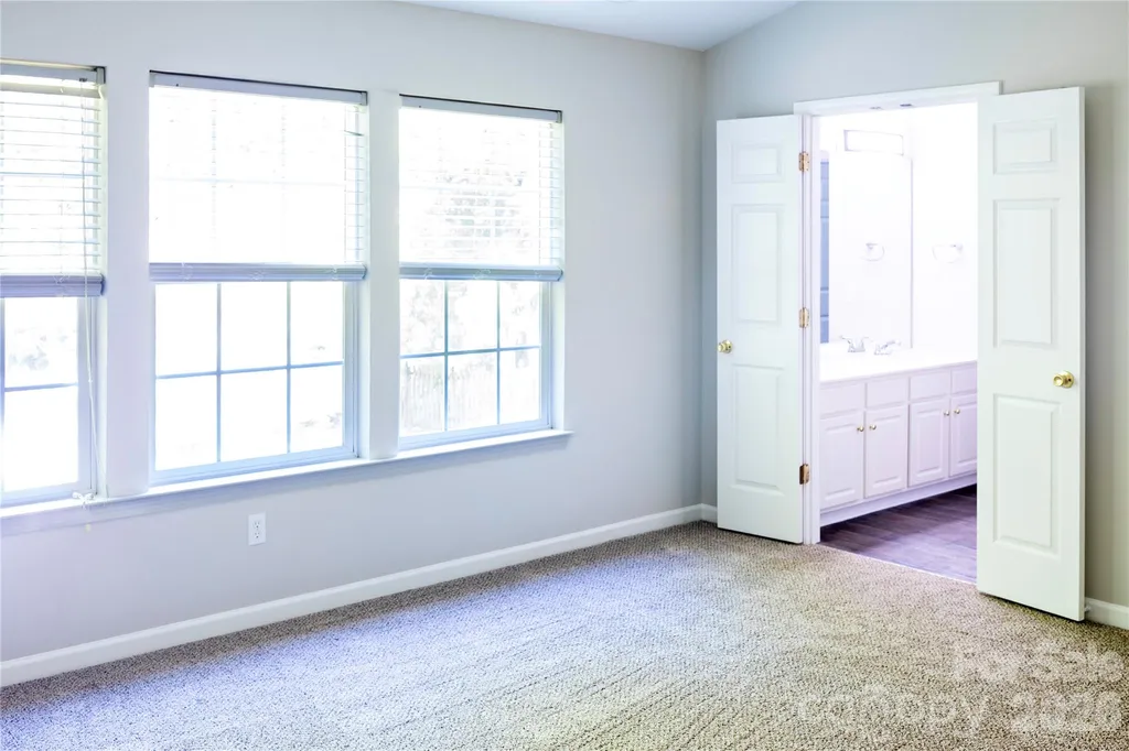 7519 Eurostar Drive Charlotte NC 28213