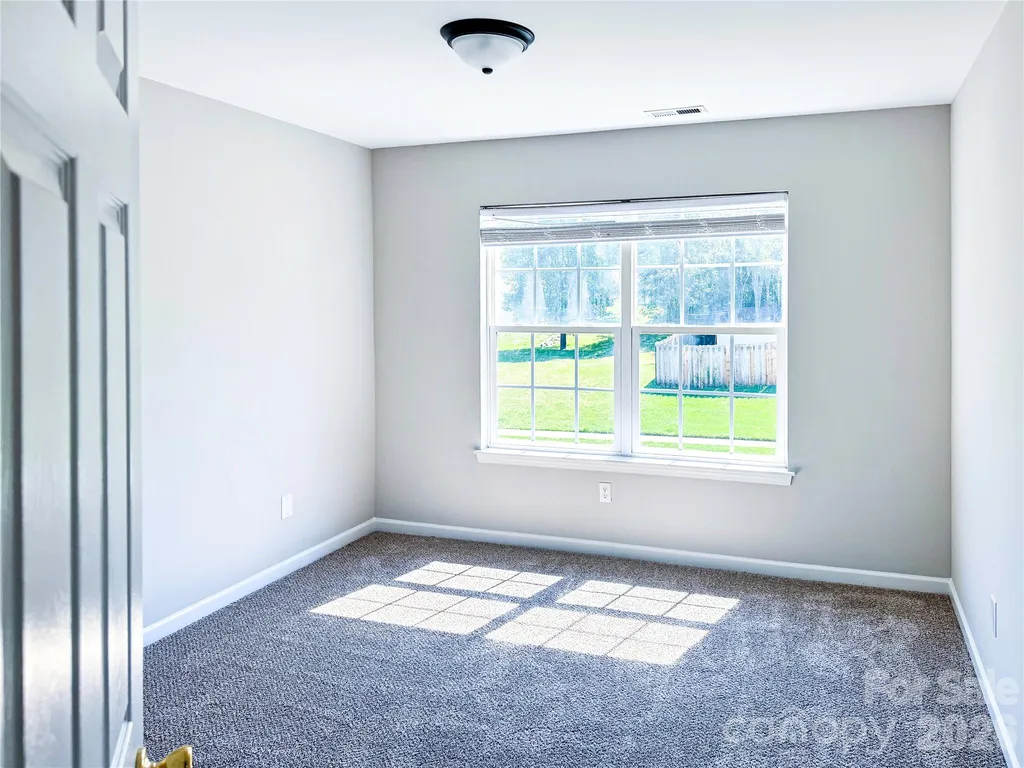 7519 Eurostar Drive Charlotte NC 28213