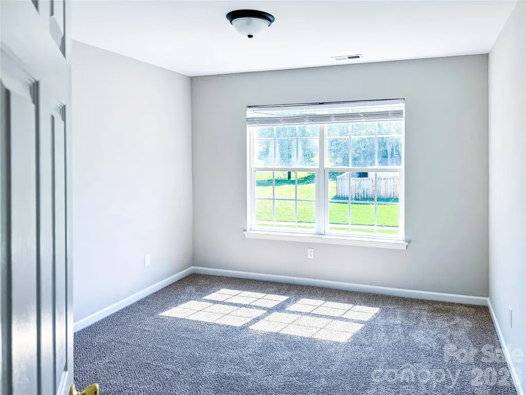 7519 Eurostar Drive Charlotte NC 28213