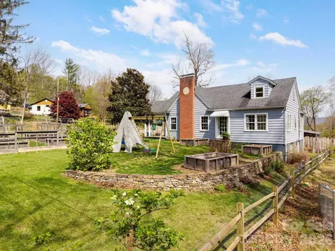 318 Stonewall Avenue Swannanoa NC 28778